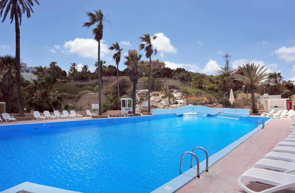 Cresta Beach Studios Сент Джулианс Экстерьер фото