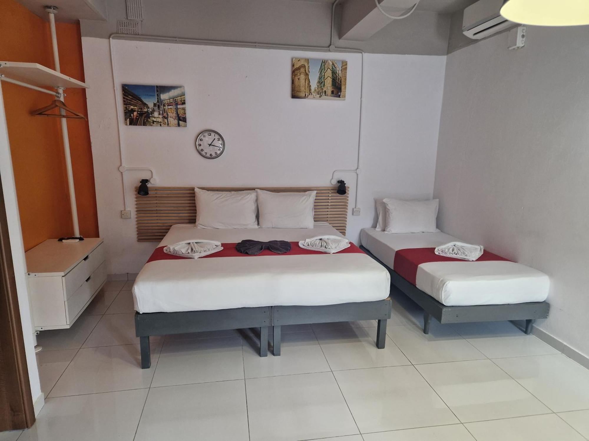 Cresta Beach Studios Сент Джулианс Экстерьер фото